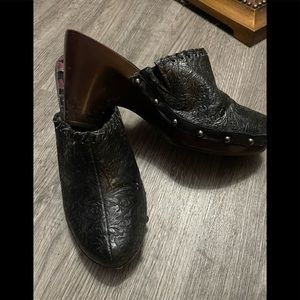 Beautiful Bare Trap Heeled Clog Mules Size 8